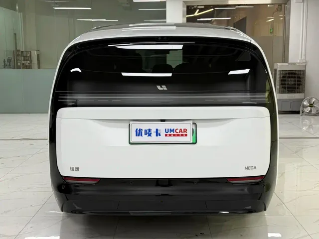 Li Auto MEGA — Фото автомобиля 5