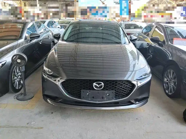 Mazda Axela — Фото автомобиля 2