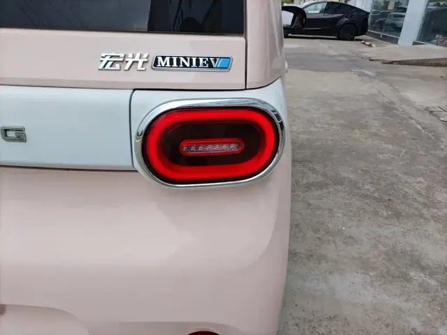 Wuling Hongguang Mini EV — Фото автомобиля 7