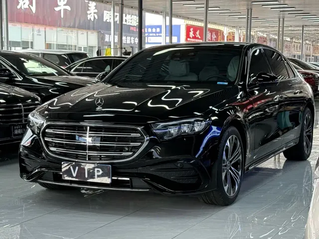 Фотография автомобиля — Mercedes-Benz E-Class