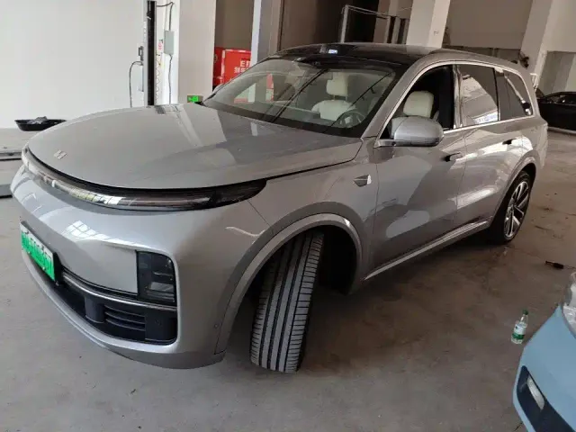 Фотография автомобиля — Li Auto L9