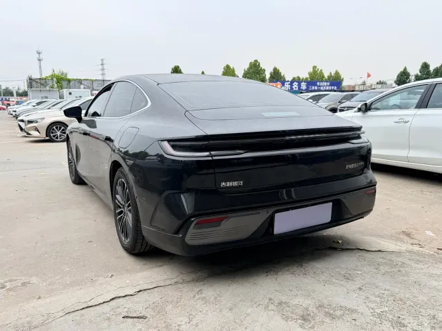 Geely Galaxy Xingyao 8 — Фото автомобиля 9