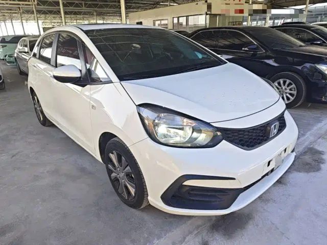 Honda Fit — Фото автомобиля 3
