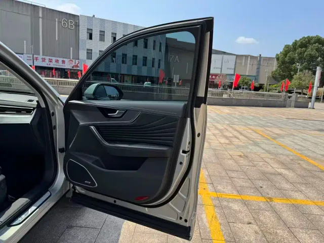 Hongqi HS5 — Фото автомобиля 28
