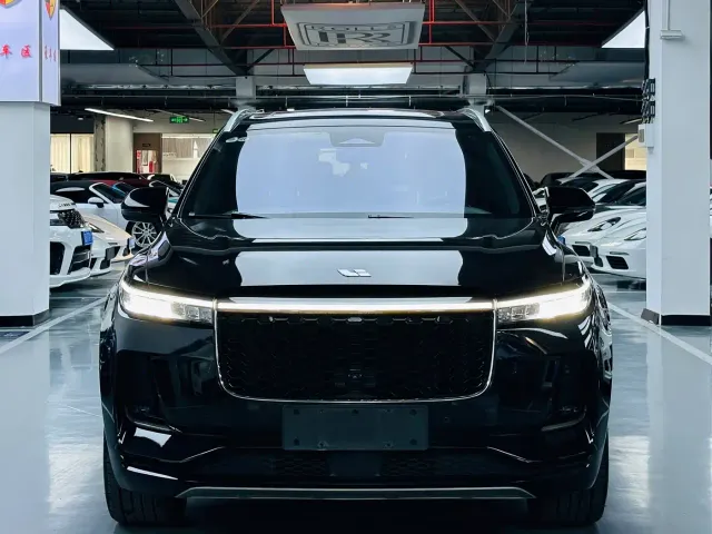 Li Auto ONE — Фото автомобиля 2