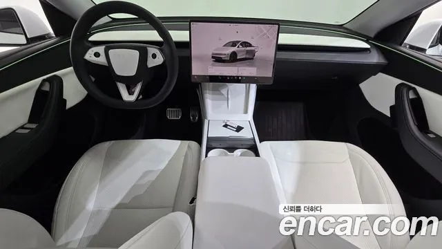 Tesla Model Y — Фото автомобиля 10