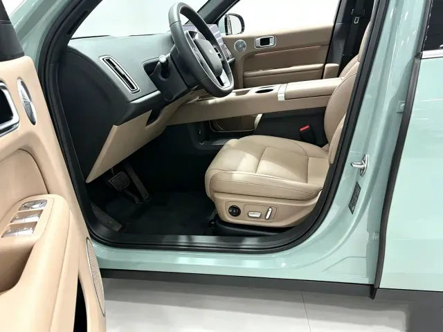 Li Auto L6 — Фото автомобиля 3