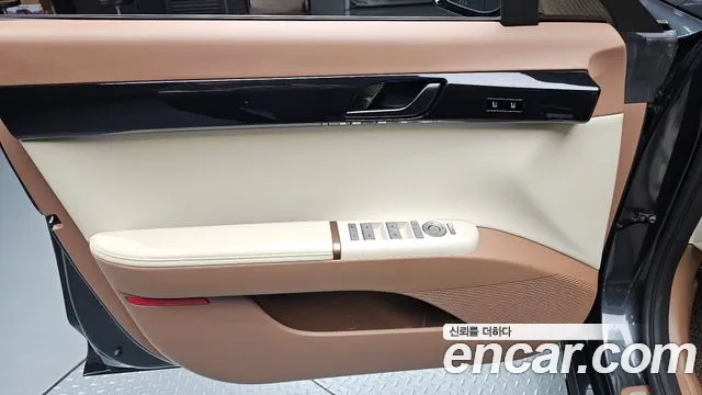 Hyundai Grandeur Grandeur (GN7) 2.5 Бензин 2WD — Фото автомобиля 17