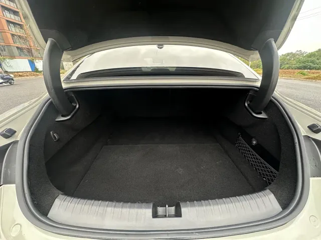 Xiaomi SU7 — Фото автомобиля 30