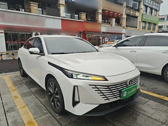 Changan Eado — Фото автомобиля 3