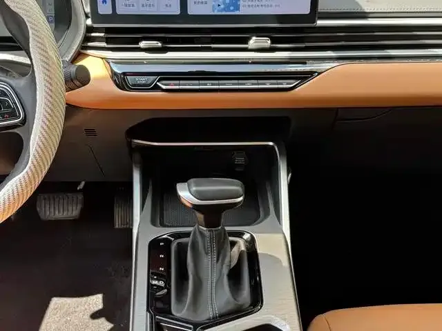 Geely Emgrand — Фото автомобиля 11