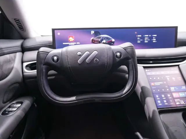 IM Motors L6 — Фото автомобиля 17