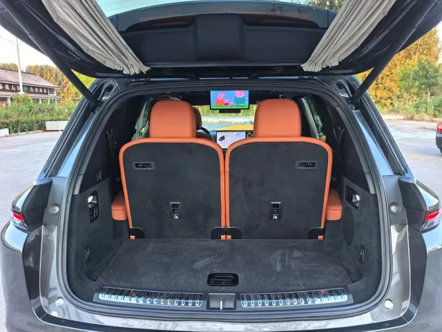 Li Auto L8 — Фото автомобиля 21