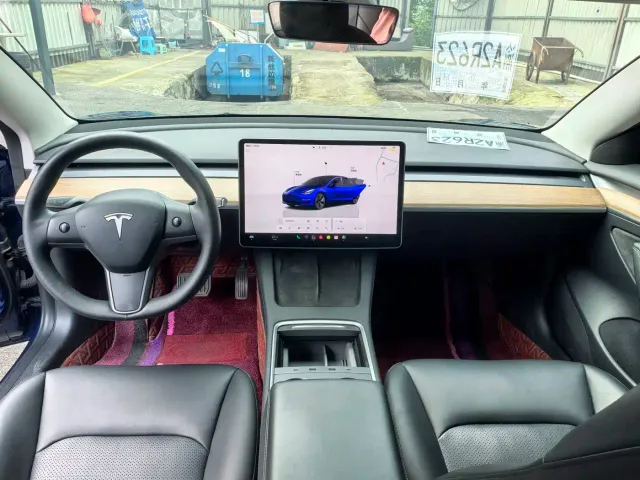Tesla Model 3 — Фото автомобиля 8