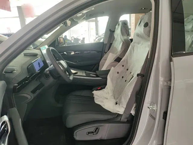 Geely Galaxy E5 — Фото автомобиля 14