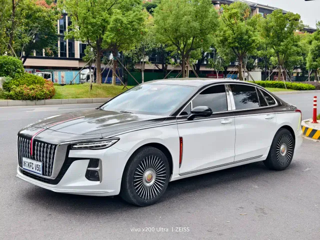 Фотография автомобиля — Hongqi H5