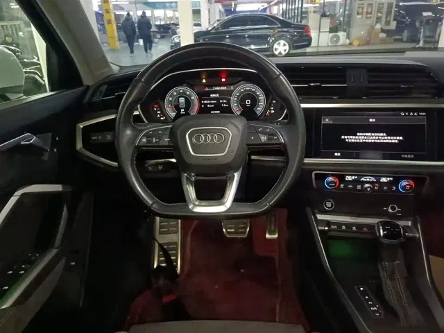 Audi Q3 — Фото автомобиля 10