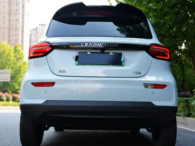 Leapmotor T03 — Фото автомобиля 11