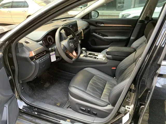 Nissan Teana — Фото автомобиля 3