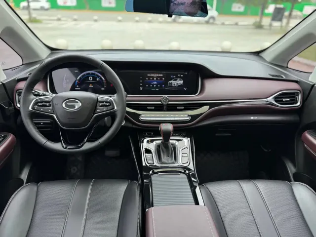 GAC Trumpchi M6 — Фото автомобиля 13