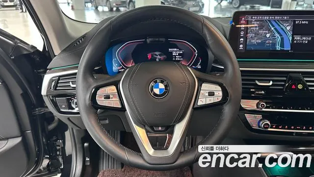 BMW 5 Series G30 — Фото автомобиля 16