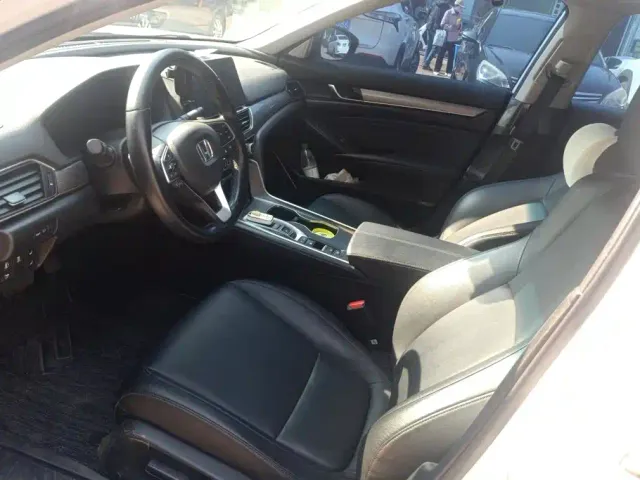 Honda Accord — Фото автомобиля 9