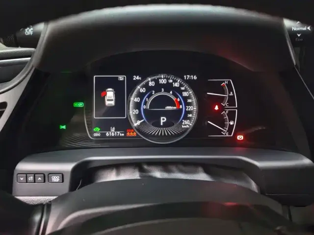 Lexus ES — Фото автомобиля 14