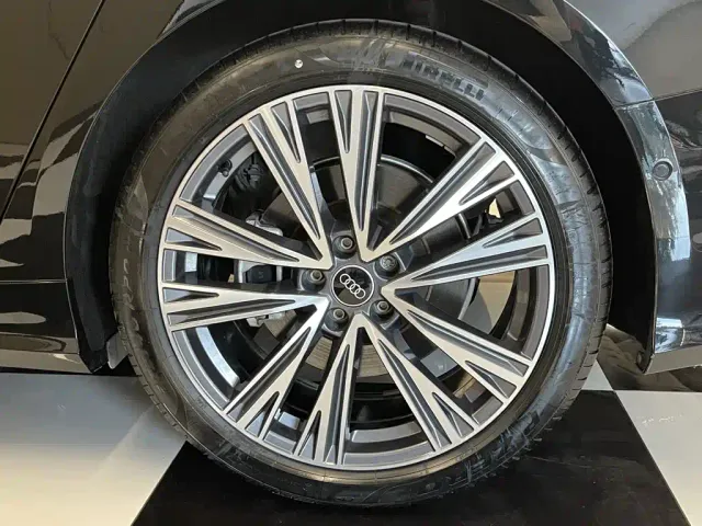 Audi A6L — Фото автомобиля 11