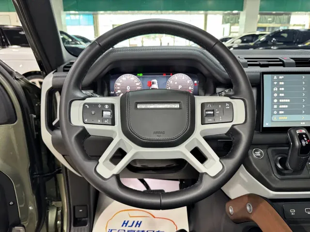 Land Rover Defender — Фото автомобиля 6