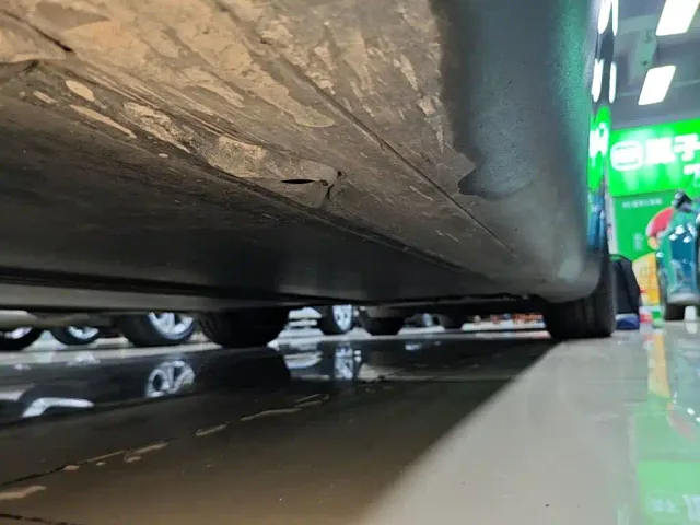 Tesla Model Y — Фото автомобиля 21