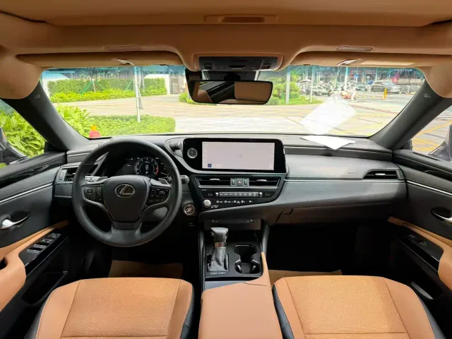 Lexus ES — Фото автомобиля 5