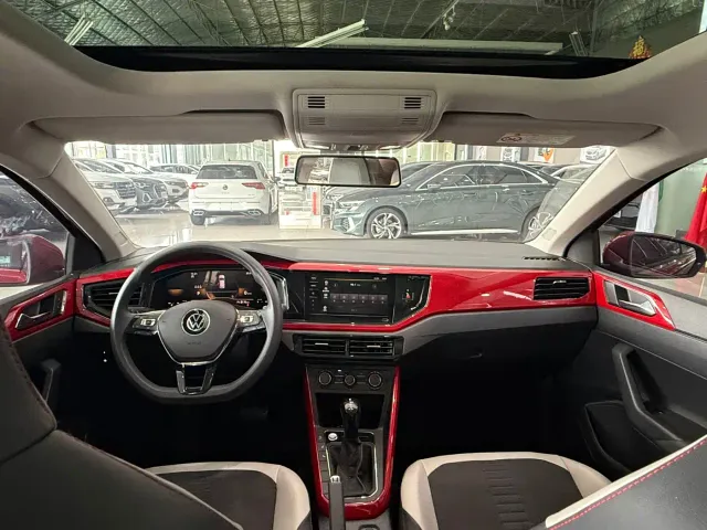 Volkswagen Polo — Фото автомобиля 14