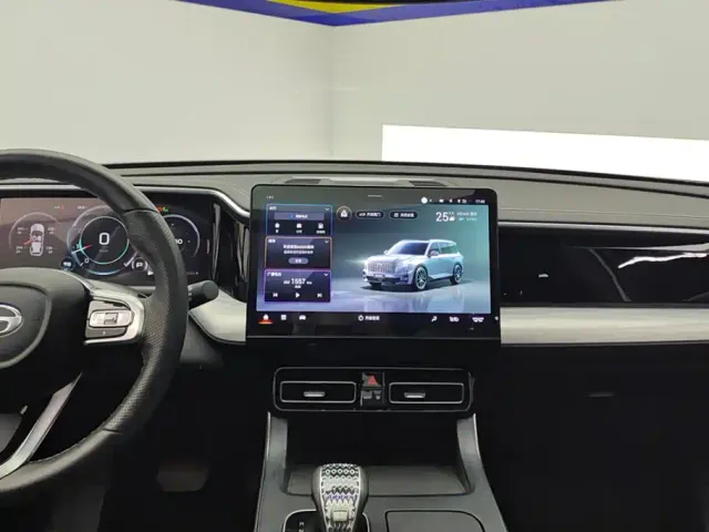 GAC Trumpchi GS8 — Фото автомобиля 13