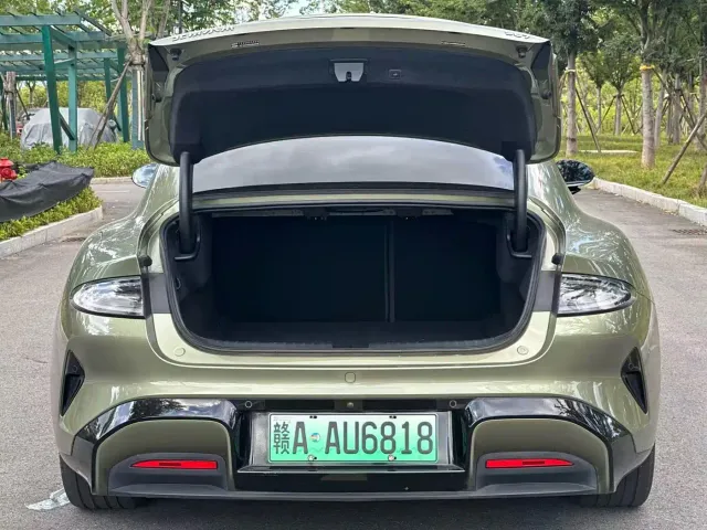 Xiaomi SU7 — Фото автомобиля 8