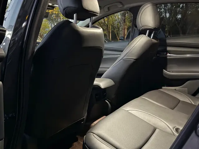 Mazda Axela — Фото автомобиля 8