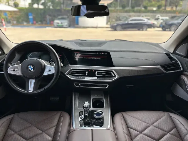 BMW X5 — Фото автомобиля 9
