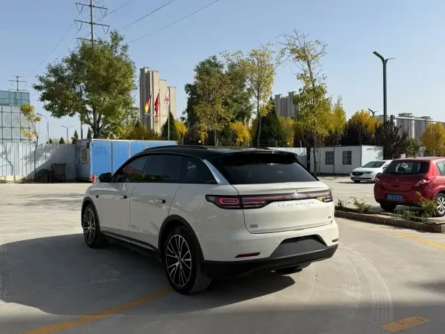 Leapmotor C11 — Фото автомобиля 7