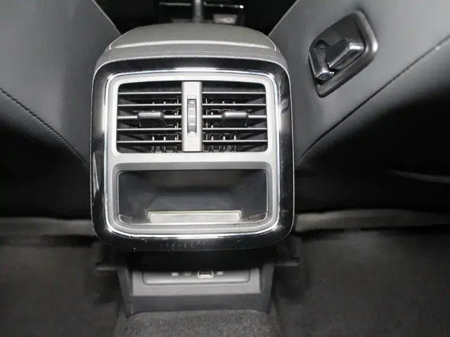 Volkswagen Passat — Фото автомобиля 10