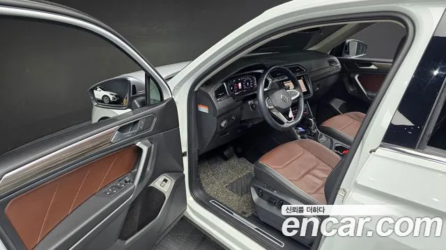 Volkswagen Tiguan — Фото автомобиля 11