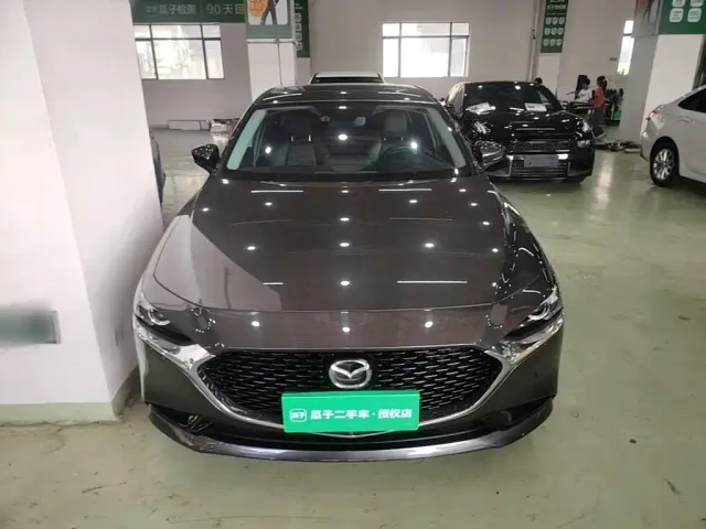 Mazda Axela — Фото автомобиля 2