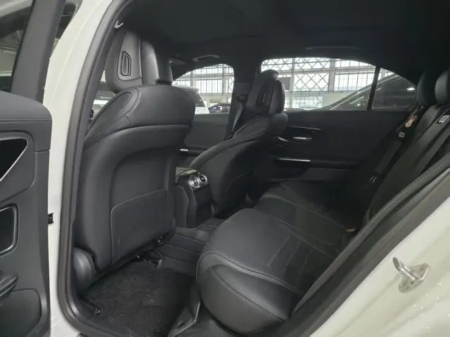 Mercedes-Benz C-Class — Фото автомобиля 3