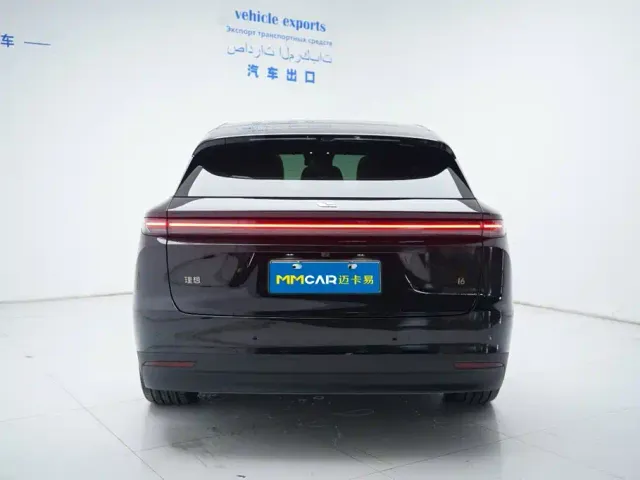 Li Auto i6 — Фото автомобиля 11