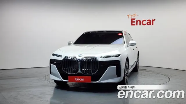 BMW 7-Series 7 серия (G70) 740i xDrive M Sport — Фото автомобиля 3