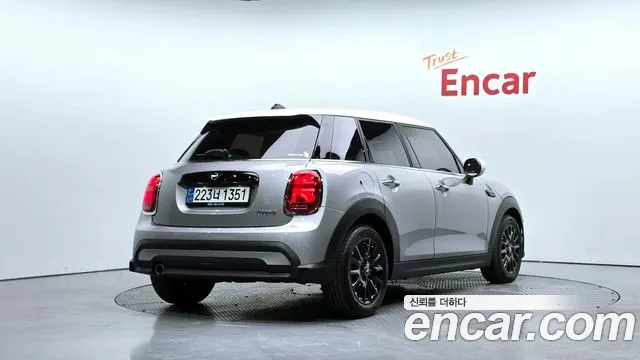 Mini Cooper Cooper 5 дверей Classic — Фото автомобиля 2