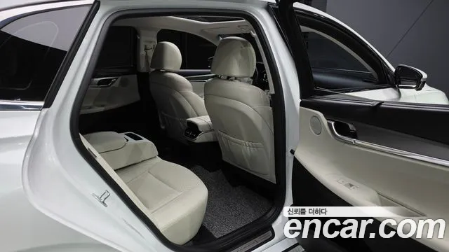 Hyundai Grandeur New — Фото автомобиля 18