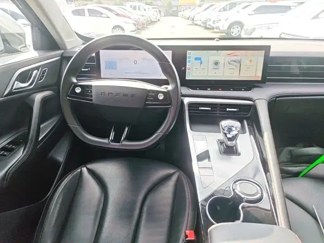 Roewe RX5 — Фото автомобиля 12