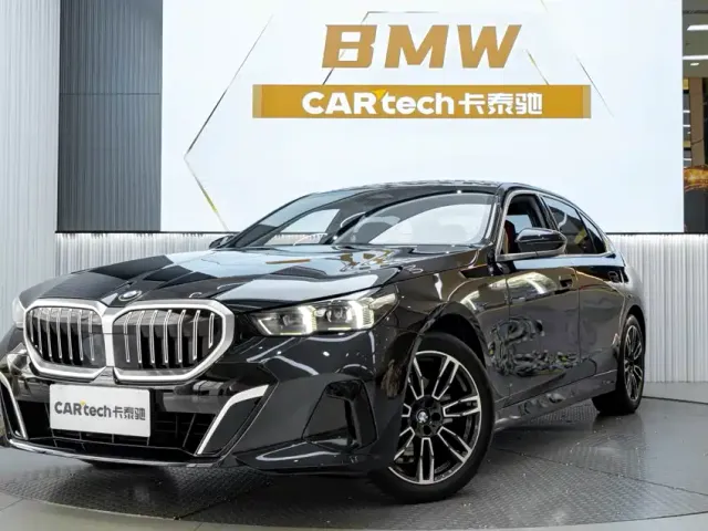 BMW 5 Series — Фото автомобиля 2