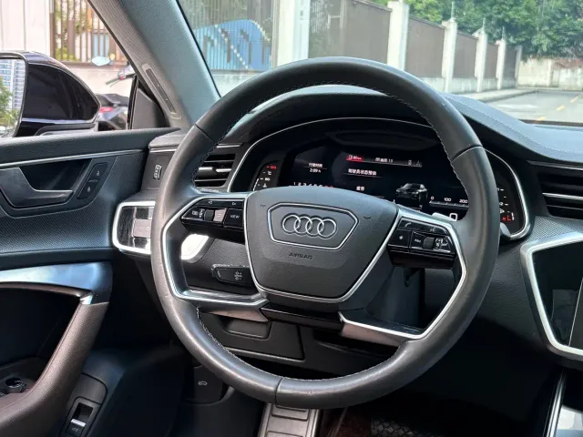 Audi A7L — Фото автомобиля 12