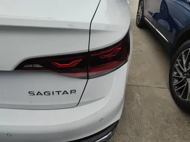 Volkswagen Sagitar — Фото автомобиля 7