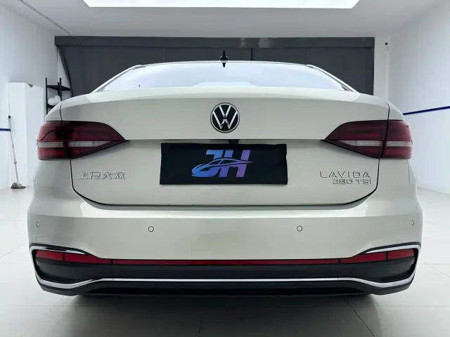 Volkswagen Lavida — Фото автомобиля 5